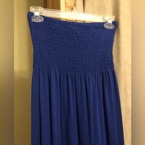 3 for $20 💫 Feathers large blue maxi dress